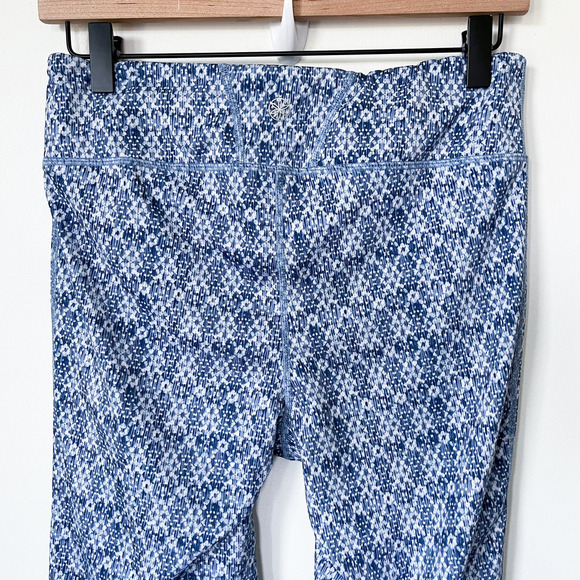 Gaiam Om Align Yoga Capri Leggings Womens Medium Blue Pilates Athleisure Active - Picture 10 of 12